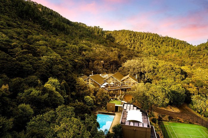 Inside New Zealand's adults-only tree hut spa