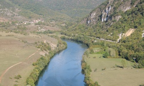 Les gorges de l'Ain, vue depuis le belvédére