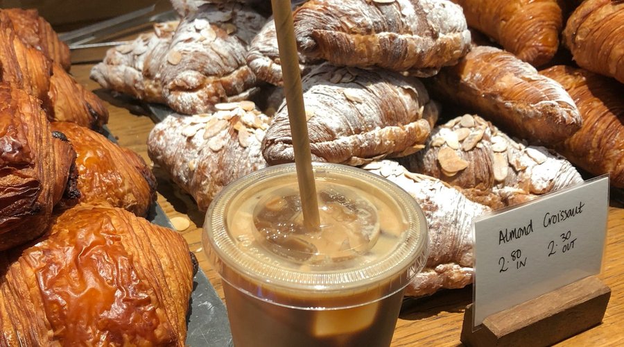 Loving that I can get iced coffee at even the most pristine of coffee shops in London these days