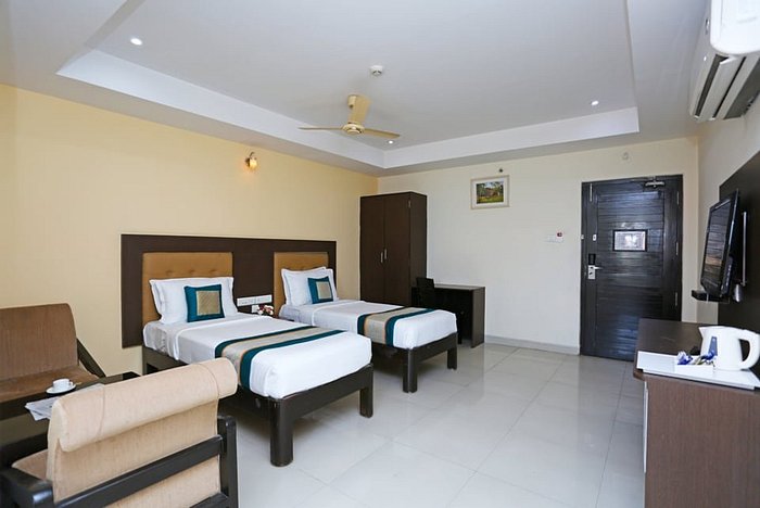 Book Hotels near OYO Flagship Hotel Rahul Service Appartment 2