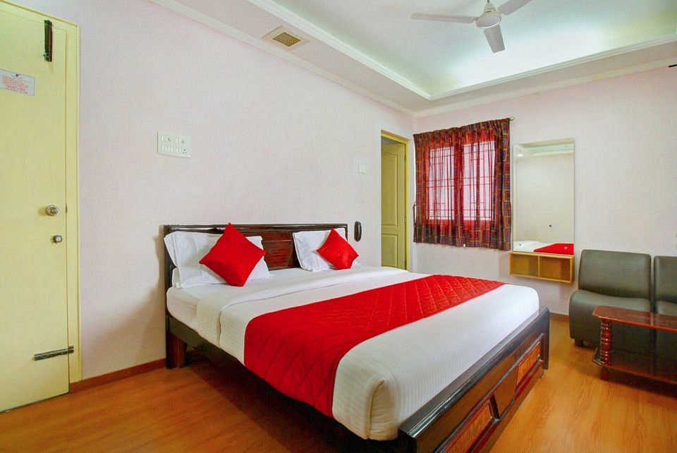 OYO 6732 Dheeran Residency, hotel in Coimbatore
