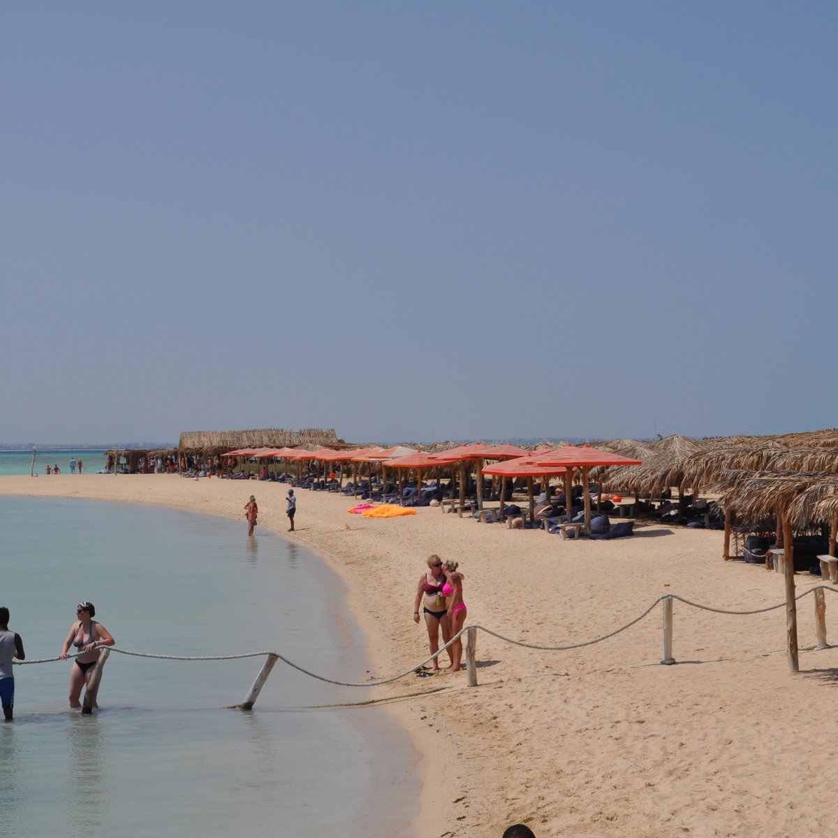 Хургада египет отзывы. Meninx Djerba. Meninx пляж. Пляж Парадайз Бич Хургада. Мениск Джерба.