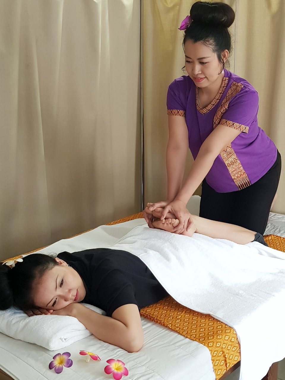 Royal massage deals