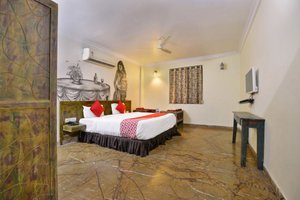 Room & Suite
