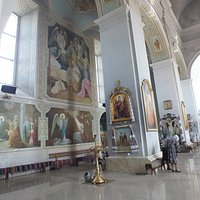 внутри храма (сейчас православный храм св. Николая)