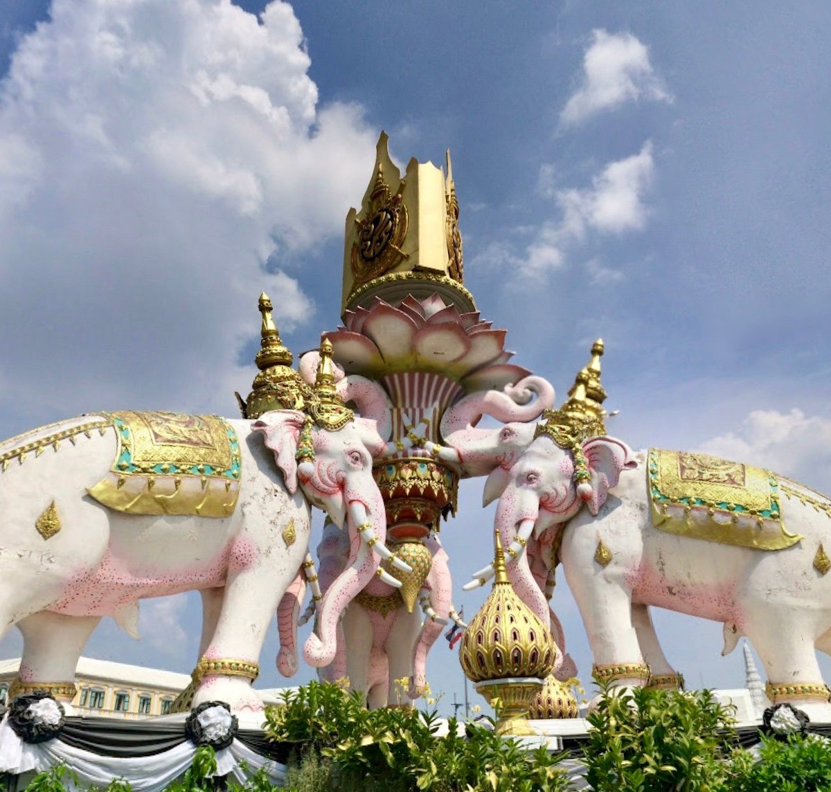 Three-Headed Elephant Statue, Бангкок: лучшие советы перед посещением -  Tripadvisor