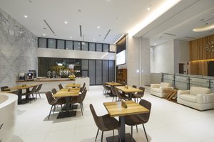 餐饮