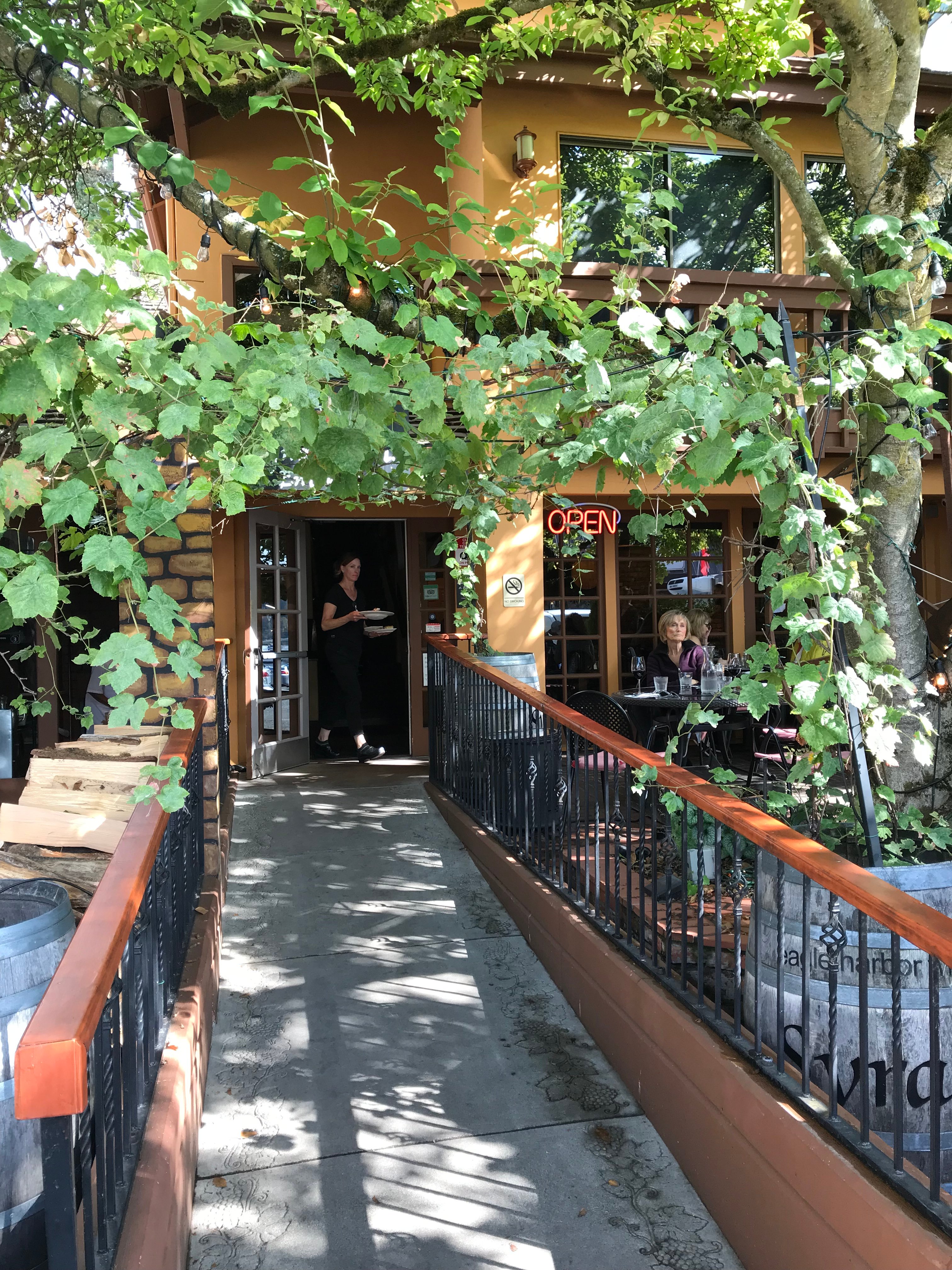 CHOCMO CHOCOLATIER & CAFÉ, Poulsbo - Restaurant Reviews