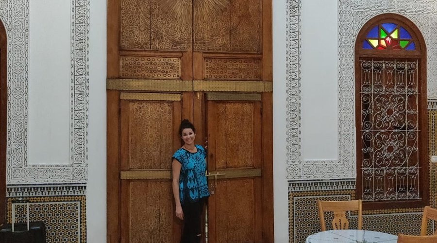 When I booked the room I thought the tiles were fake but nope they are real and small and indivi