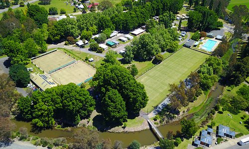 Myrtleford Holiday Park surrounded by the local Lawn Bowls Club, Tennis Club & Swimming Pool
