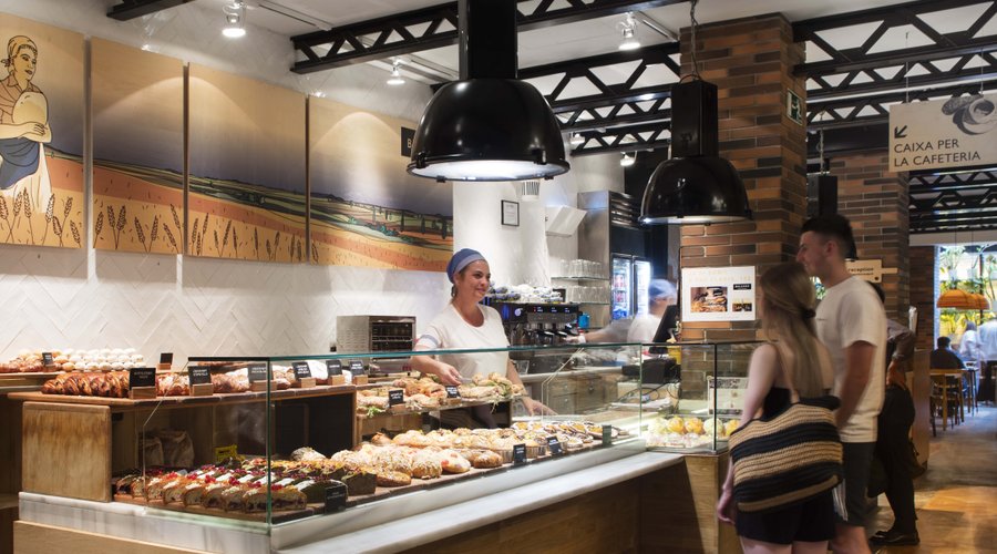 Panadería artesana propia, integrada en el Hotel  