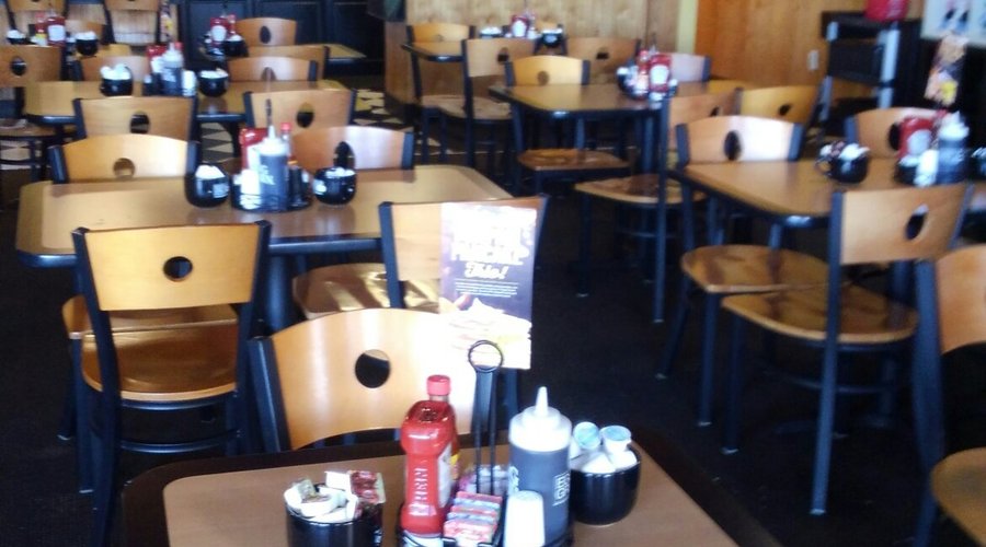 Eggs Up Grill