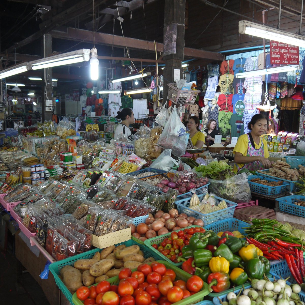 Somphet Market (Chiang Mai) - 2021 What to Know Before You Go (with ...