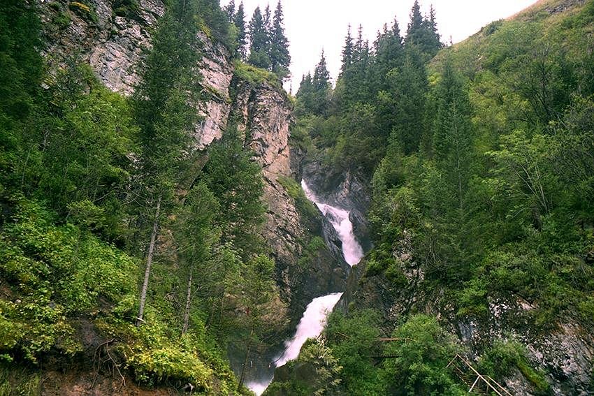 Kairakskiy Waterfall image