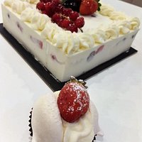 Meringata alla frutta, artigianale in tutto e per tutto, comprese le 4 ore di forno per la merin