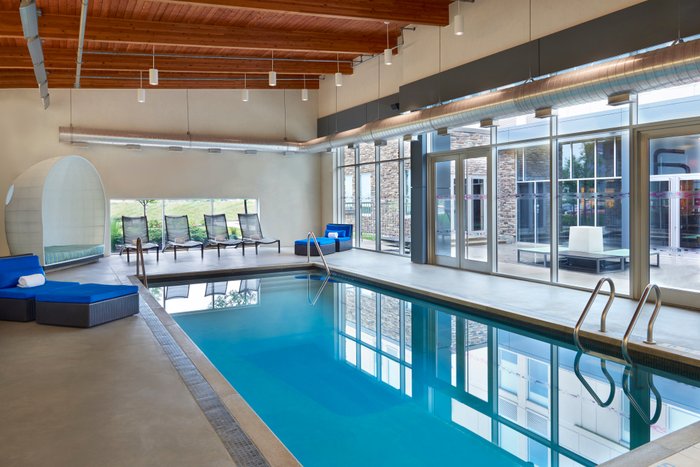 Aloft Vaughan Mills Pool: Pictures & Reviews - Tripadvisor