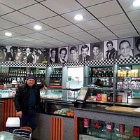 interno con i personaggi di Happy Day e Fabrizio