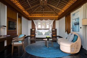 Room & Suite