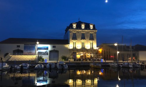 Marseillan le chanteau du port