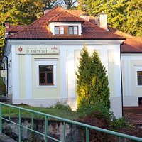 Pohled od parkoviště