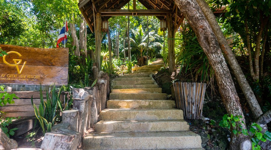 Entrance from Beach to Railay Great View Resort and Spa