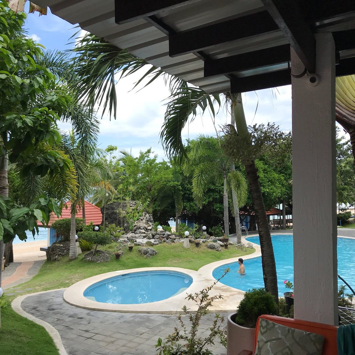 KLUB KELUARGA RESORT (Laiya) - Đánh giá Nhà ngoại ô - Tripadvisor