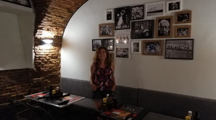 Organiza tu evento con nosotros, disponemos de salones para actividades en grupo personales y pr