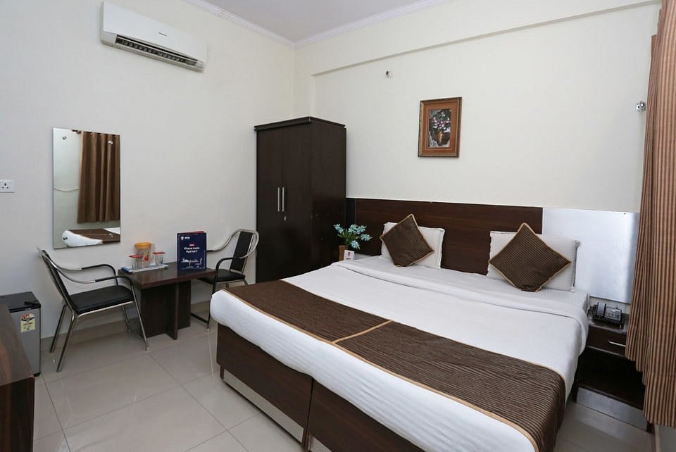 OYO 3209 Hotel Anand Villa, hotell i Agra