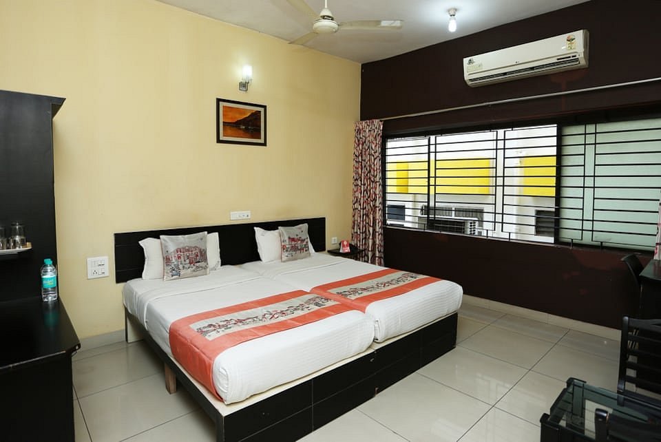 economical and accommodating hotel Review Woodside The Business