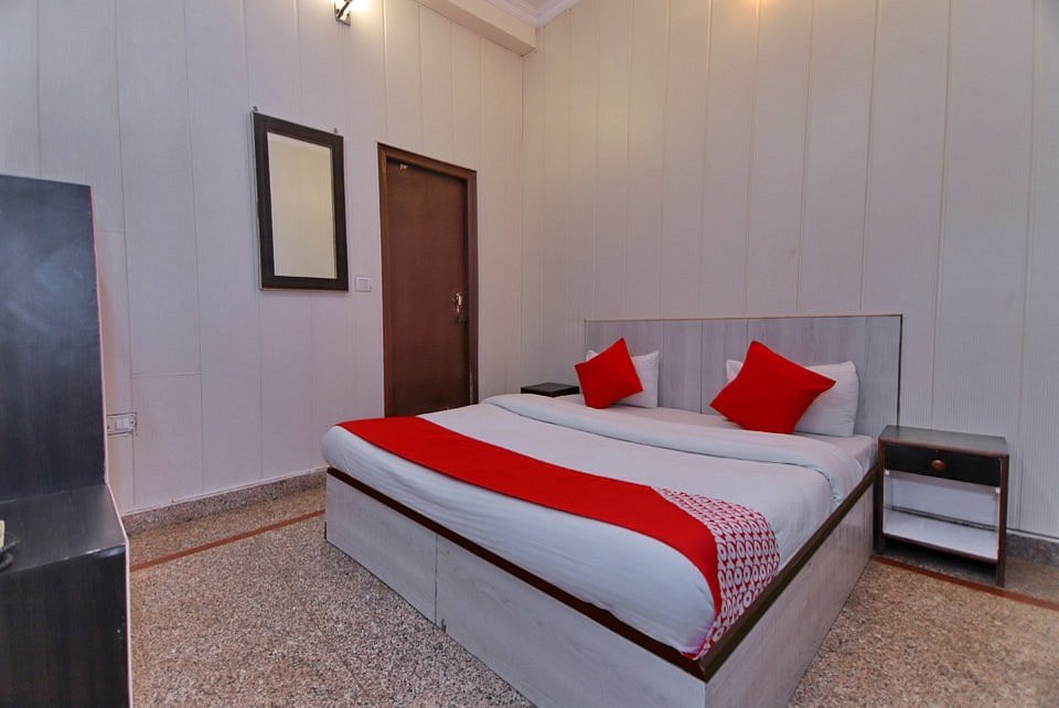 OYO 8988 Radha Krishna Guest House, hotel em Rishikesh