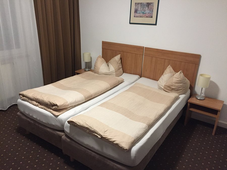 PENSION AM HEUSTEIG - Prices & Hotel Reviews (Stuttgart, Germany