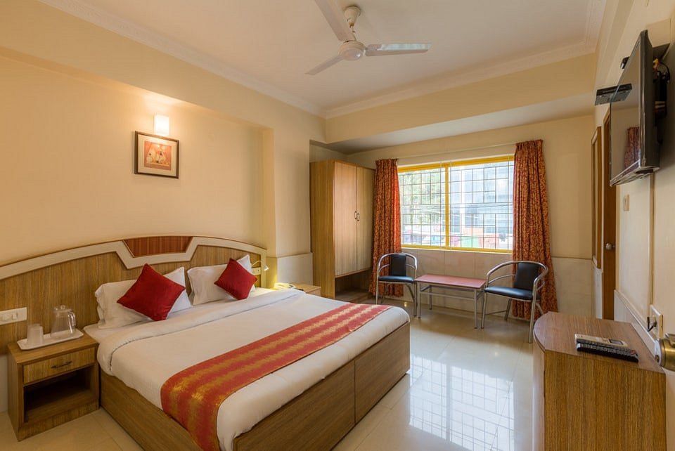 OYO 9633 Hotel Srinidhi Residency, hotel in Bengaluru