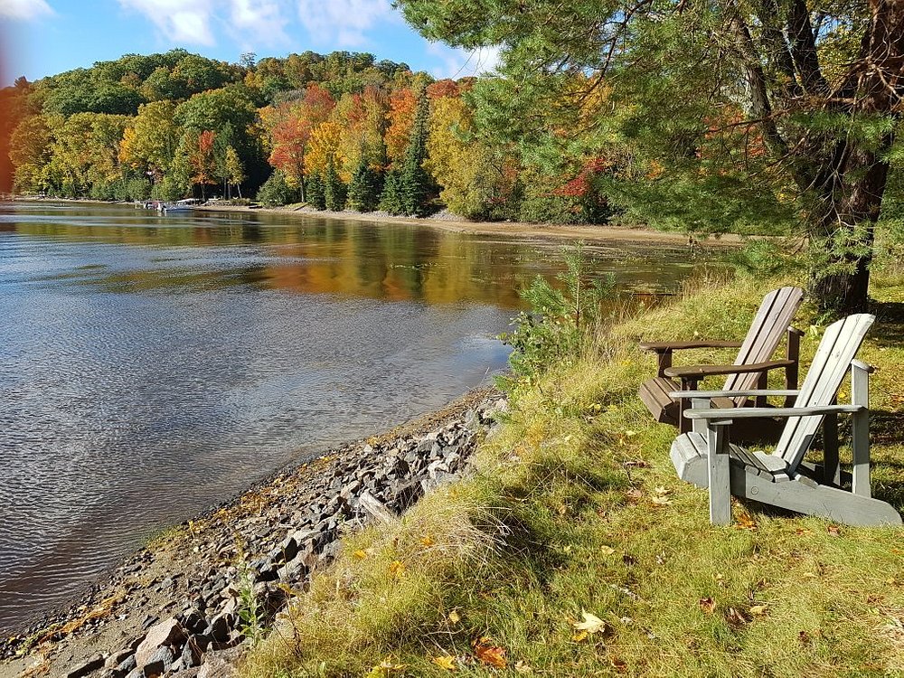 CABINS AT THE DOMAIN - Inn Reviews (Haliburton, Ontario)