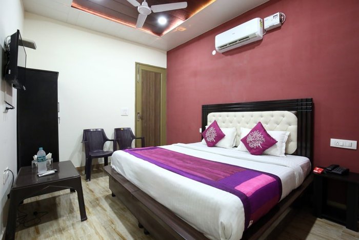 OYO 9254 THE PLATINUM - Prices & Hotel Reviews (Panchkula, India)