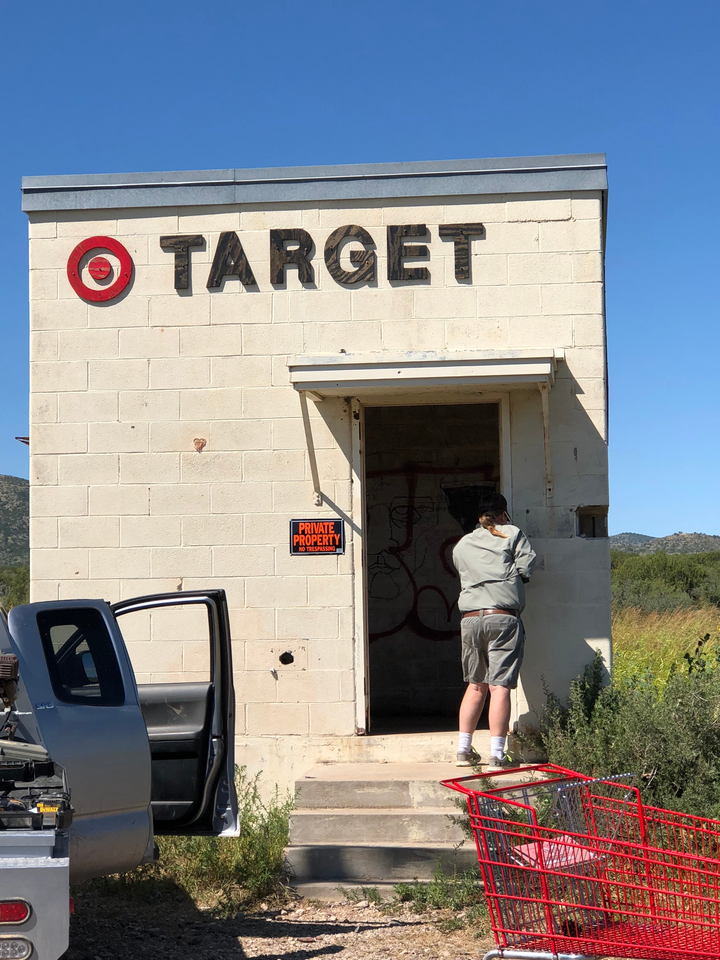 World S Smallest Target Store Marathon 2022 Lo Que Se Debe Saber   Vandals Sprayed Painted 