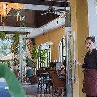 La Maison Deli - Cafe & Restaurant
🏠 102 Tôn Đức Thắng, Tân An, Hội An
🌐 www.lamaisondeli.vn