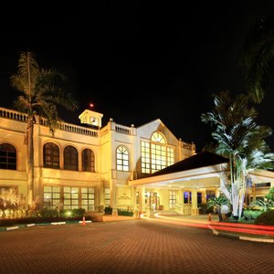 Tanjong Puteri Golf Resort in Pasir Gudang, image may contain: Hotel, Resort, Lighting, Tree