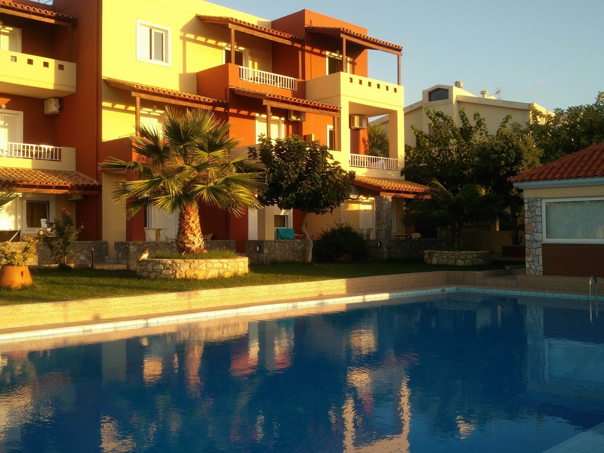 Eliros Studios Pool Pictures & Reviews - Tripadvisor