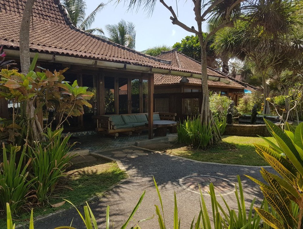 Pondok Pitaya: Hotel, Surfing and Yoga by null