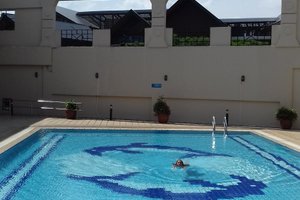 Pool & Beach
