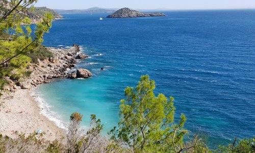 Spiaggia Acqua Dolce e l'Isolotto