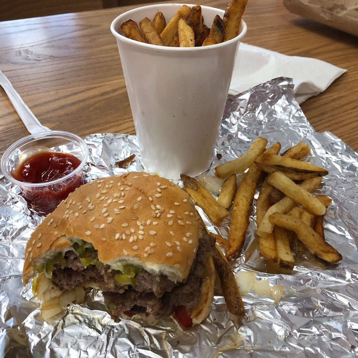 FIVE GUYS, Dulles - Washington Dulles International AirPrt - Restaurant ...