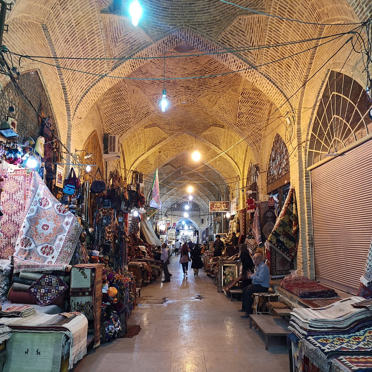 بازار وکیل شیراز_دیجی چارتر