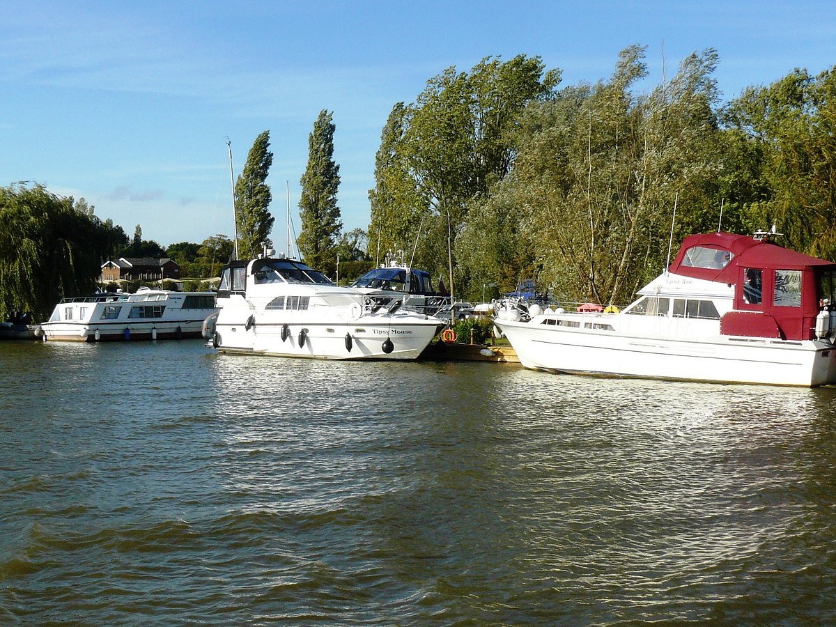 oulton broad boat tours
