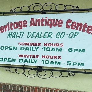 MAD HATTER ANTIQUE MALL (Adamstown) - All You Need to Know BEFORE You Go