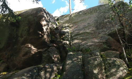 Askola giant's kettles forest and cliff