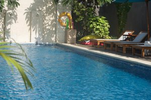 Pool & Beach