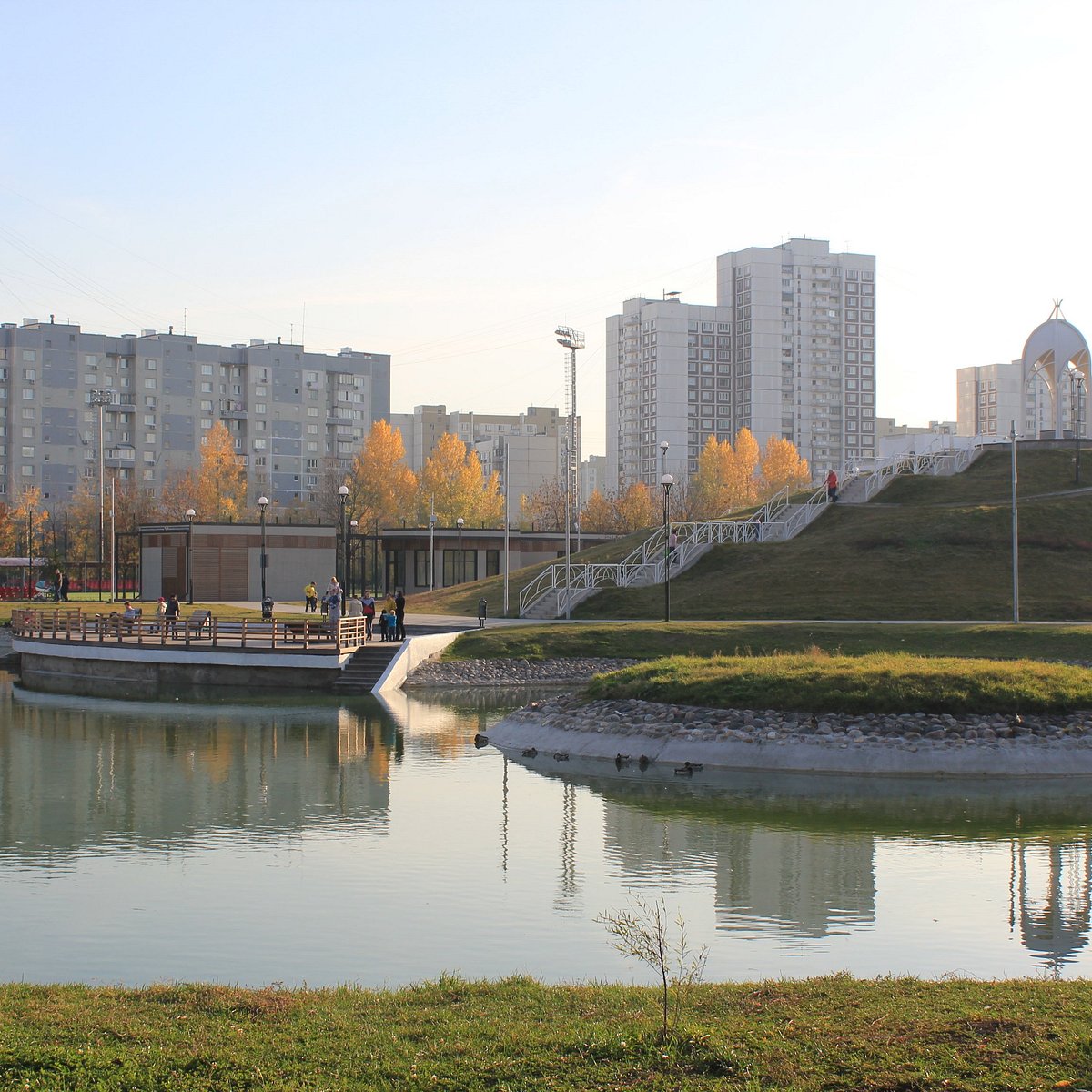 Братиславский парк. Братиславский парк, Москва. Парк метро Братиславская. Братиславская набережная парк. Храм на Братиславской парк Боровика.