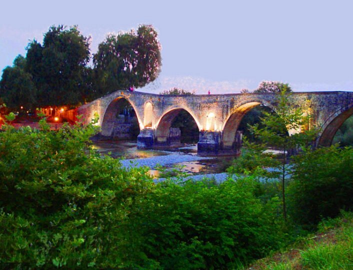 Arta's Bridge image