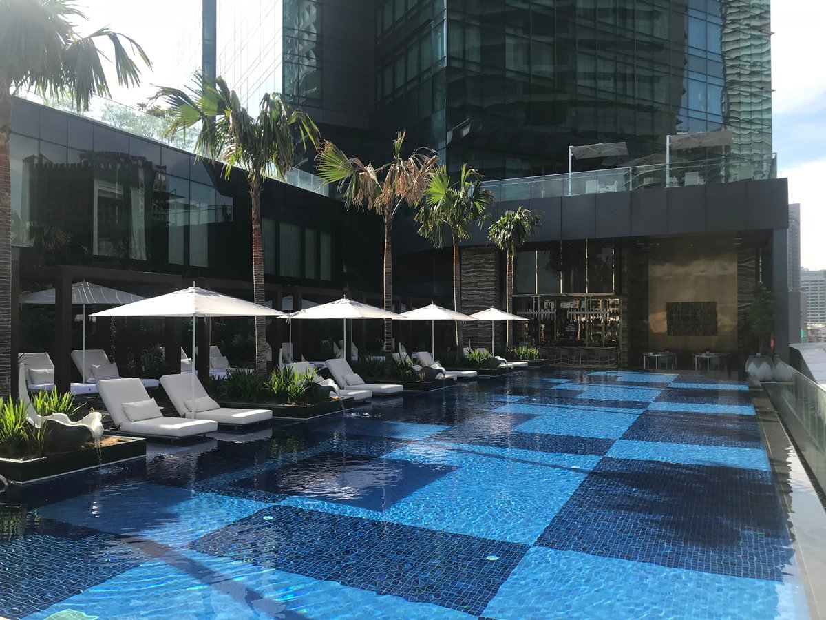 four seasons hotel kuala lumpur pool